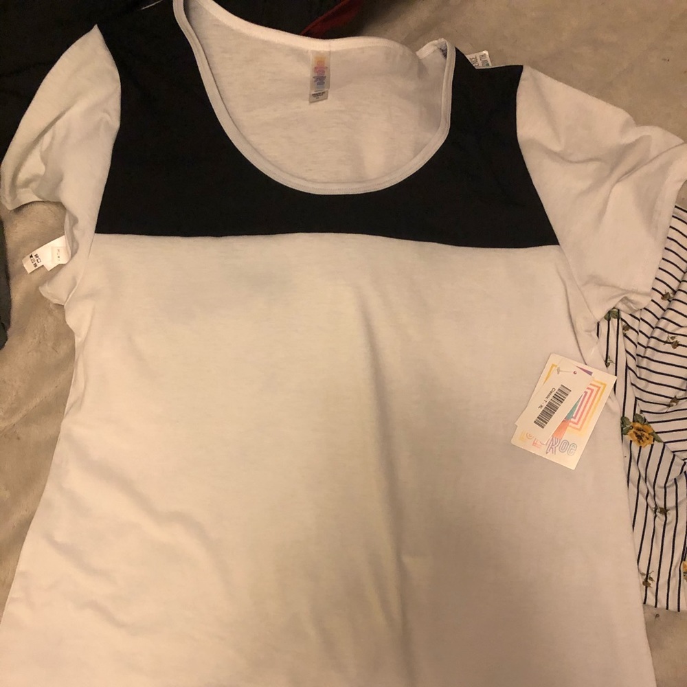 Lularoe Xl Classic Tee NWT